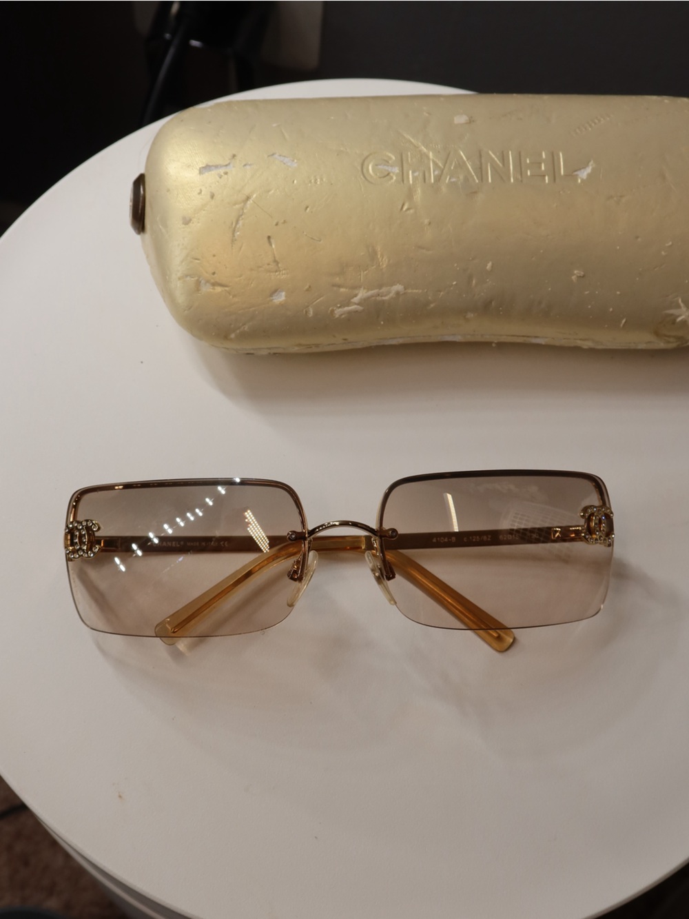 CHANEL Gold  Rimless Women's Sunglasses with crystals excellent condition